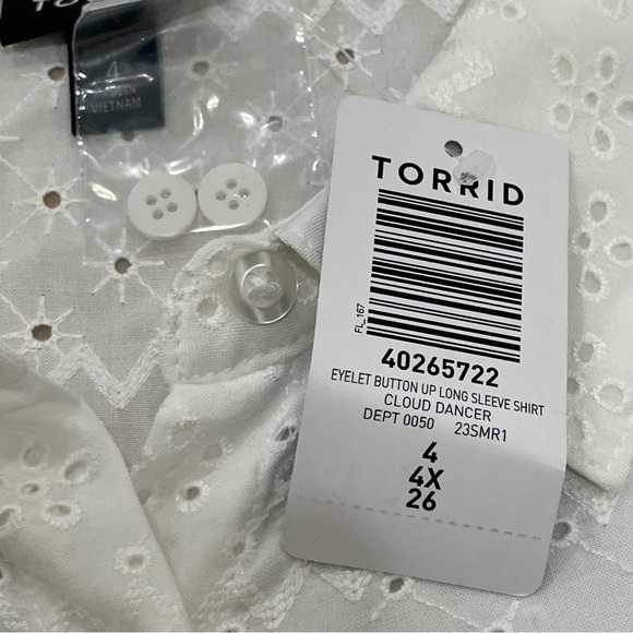 NWT Torrid Women's 4X (26) Plus Size Eyelet Button Up Long Sleeve White Cloud - Picture 8 of 15